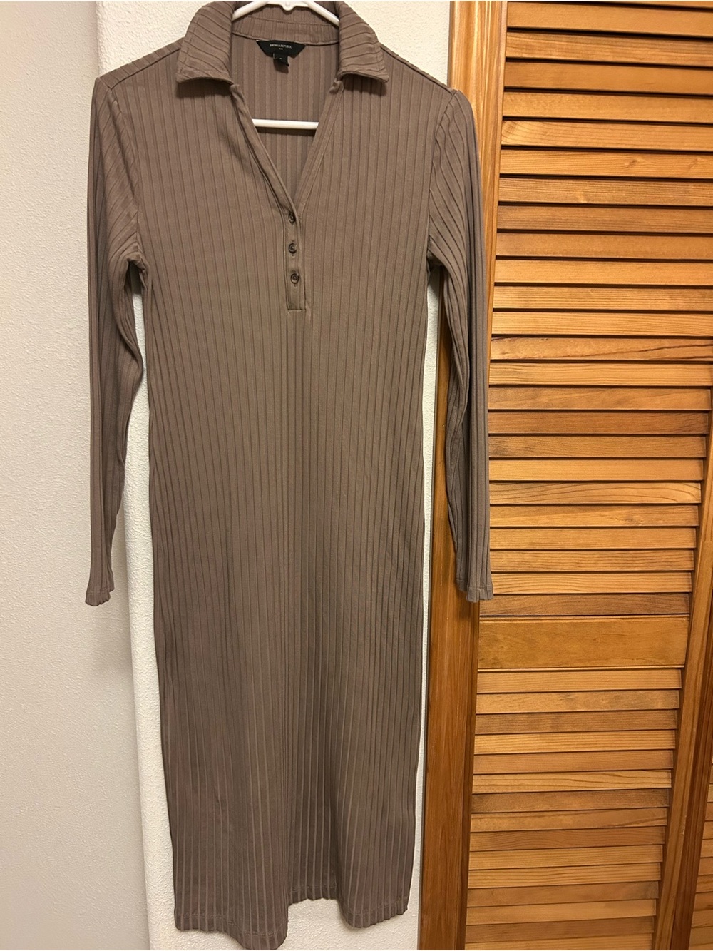 Banana Republic Wide-Ribbed Knit Long-Sleeve Midi Dress, Size S - Picture 2 of 5